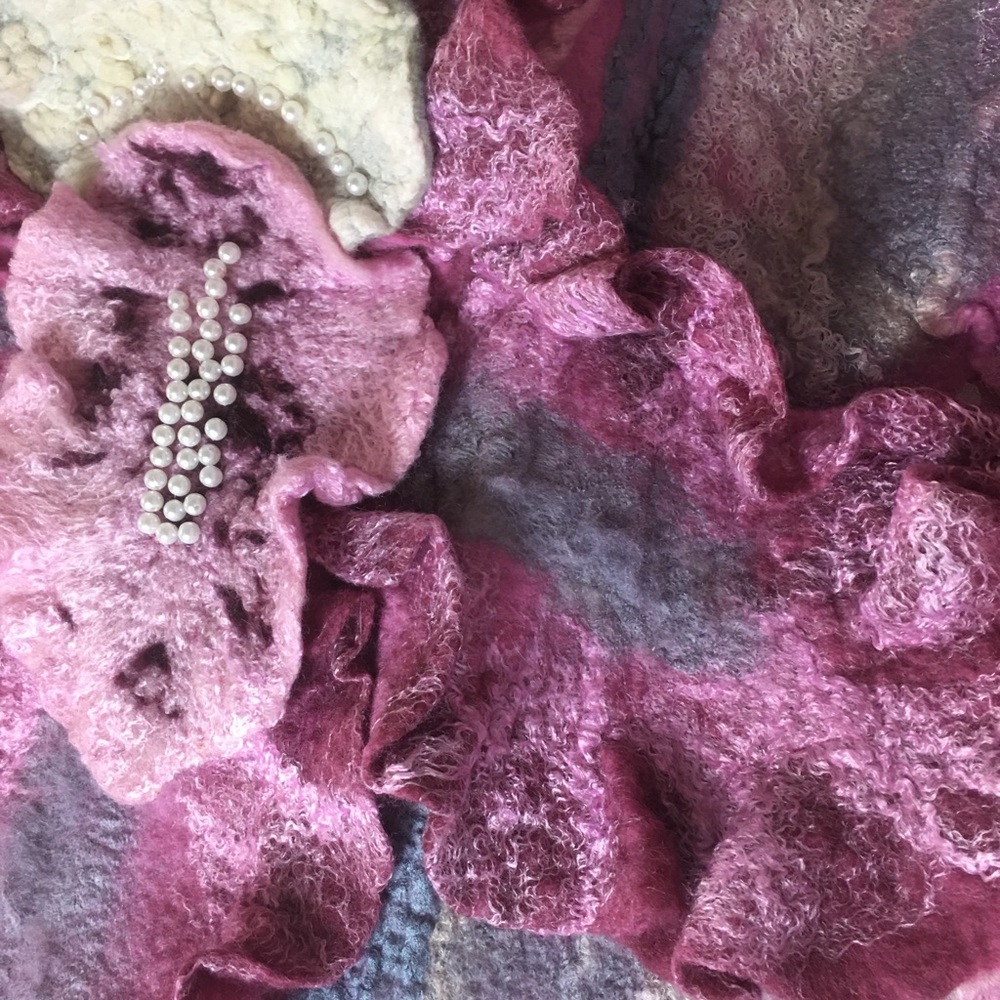 Shawl. Handmade. Size 92/24.